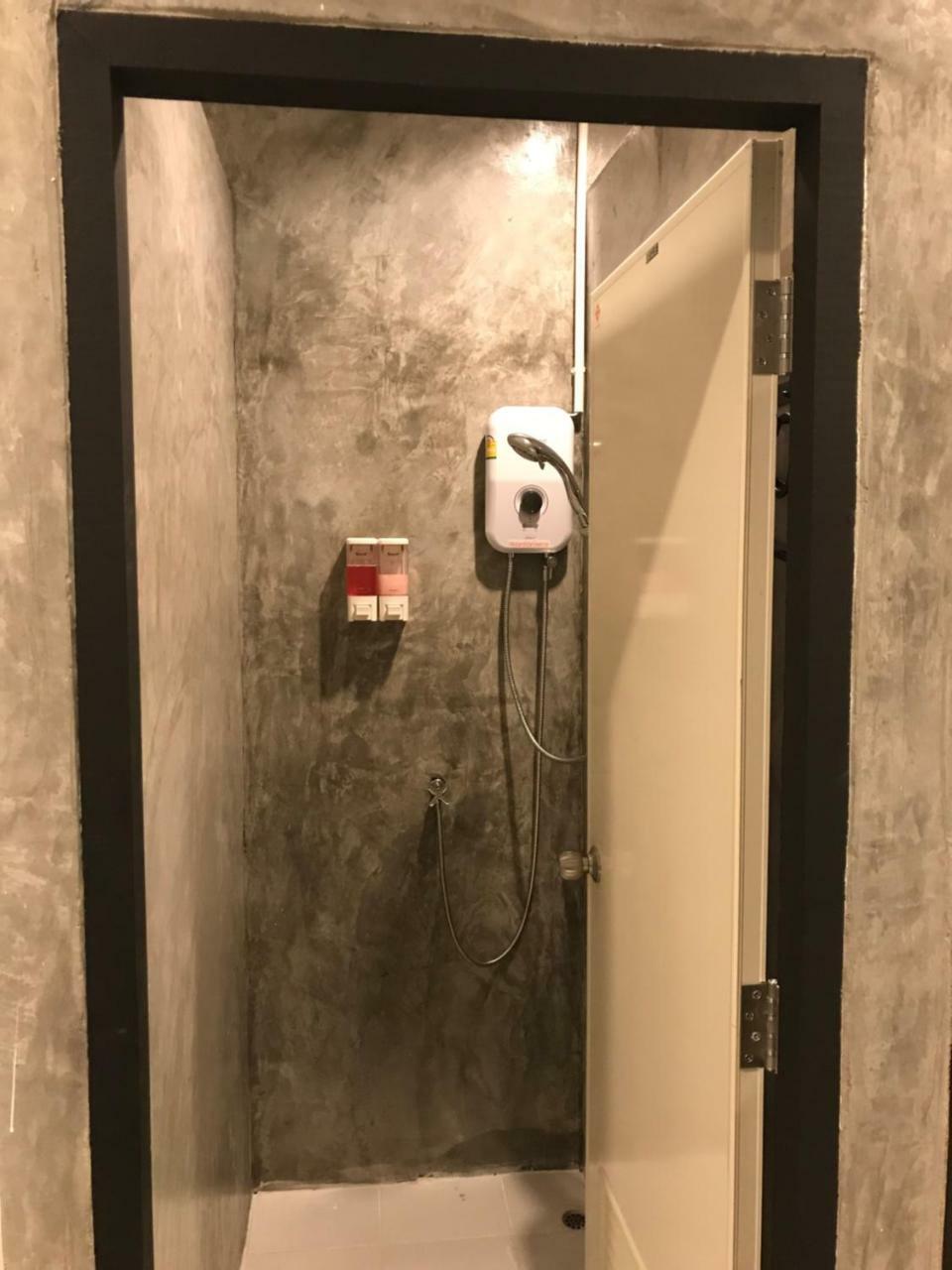 Baan Wararin Hostel باتايا المظهر الخارجي الصورة